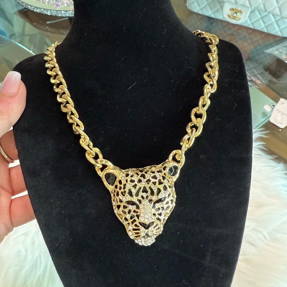 NWT Gold Leopard Necklace